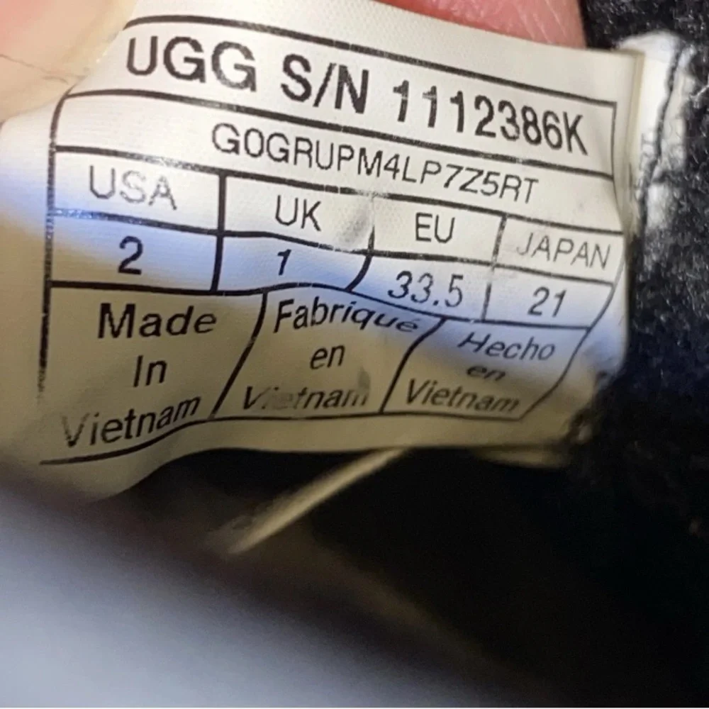 UGG Classic Clear Mini Ankle‎ Winter Boots Womens Size 2 Black